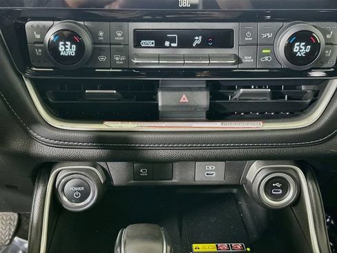 Used 2025 Toyota Grand Highlander AWD Hybrid image 24