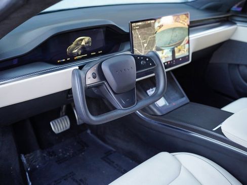 Used 2021 Tesla Model S Plaid image 19