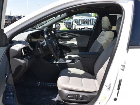 New 2025 Buick Envista Avenir image 15