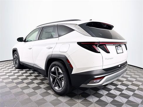 Certified 2025 Hyundai Tucson SEL image 3