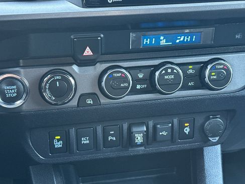 Used 2021 Toyota Tacoma TRD Off-Road w/ Technology Package image 18