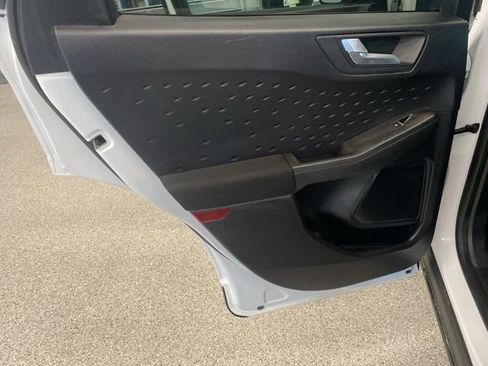 Used 2020 Ford Escape SE image 27