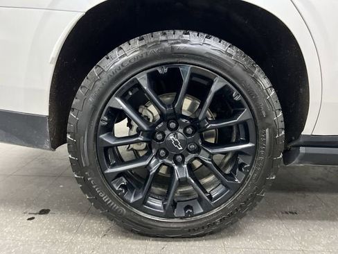 Certified 2025 Chevrolet Tahoe High Country AWD/4WD image 34