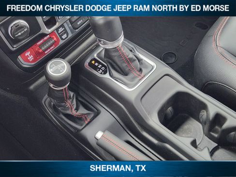 Used 2023 Jeep Gladiator Rubicon w/ Cold Weather Group AWD/4WD image 14