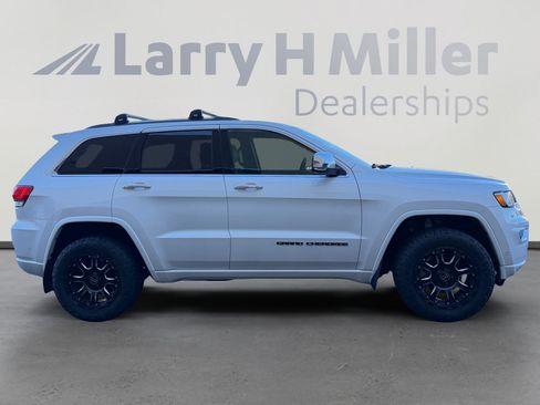Used 2019 Jeep Grand Cherokee Overland AWD/4WD image 6