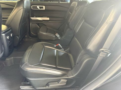 Used 2021 Ford Explorer XLT w/ Equipment Group 202A AWD/4WD image 5
