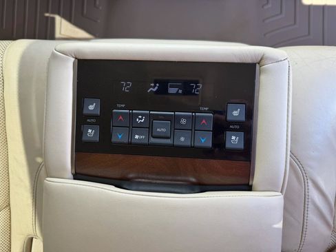 Used 2019 Lexus LX 570 4WD w/ Luxury Package image 21