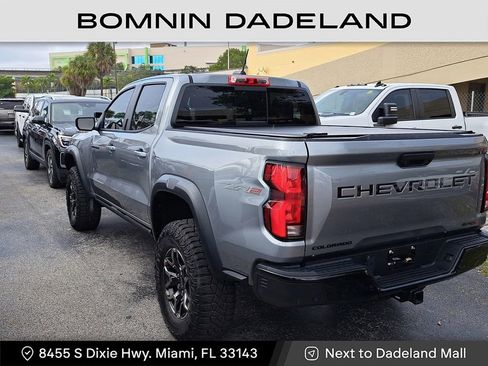 Used 2024 Chevrolet Colorado ZR2 w/ ZR2 Convenience Package III image 3