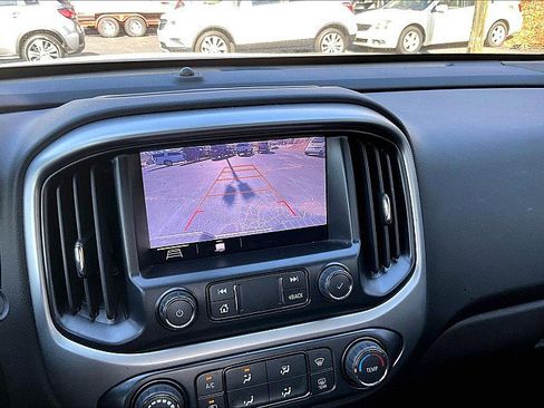 Used 2022 Chevrolet Colorado LT w/ LT Convenience Package image 22