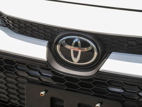 Used 2022 Toyota Corolla LE FWD image 11