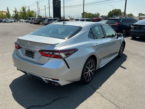 Used 2023 Toyota Camry SE FWD image 7