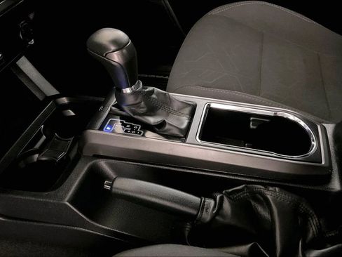 Used 2017 Toyota Tacoma TRD Sport w/ Tow Package (A/T) image 17