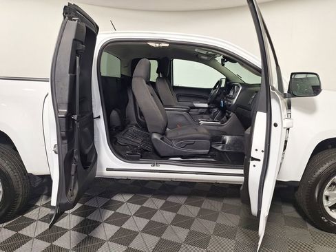Used 2022 Chevrolet Colorado LT w/ Fleet Safety Package RWD image 30