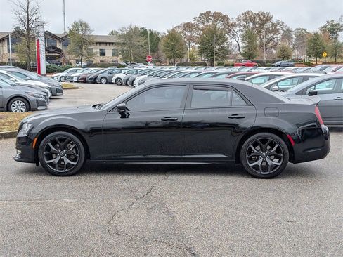 Used 2022 Chrysler 300 S w/ Comfort Group image 8
