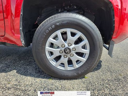 Used 2025 Toyota Tacoma SR5 AWD/4WD image 5