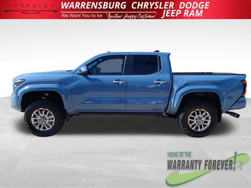 Used 2026 Toyota Tacoma Limited AWD/4WD image 7