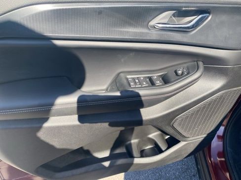 New 2025 Jeep Grand Cherokee Laredo w/ Luxury Tech Group I image 17