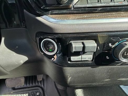 Used 2025 Chevrolet Silverado 1500 LT w/ Protection Package AWD/4WD image 27