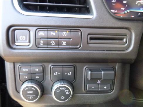 Used 2023 Chevrolet Tahoe Z71 w/ Z71 Off-Road Package image 19