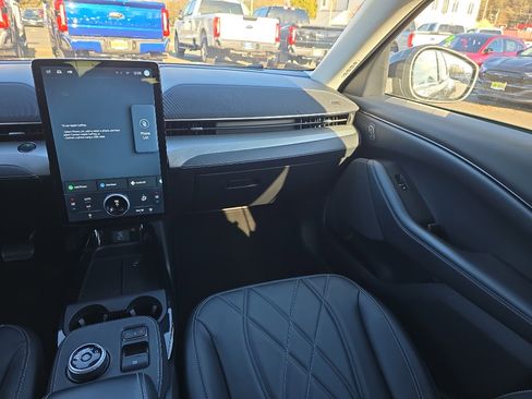 Used 2021 Ford Mustang Mach-E Select image 22