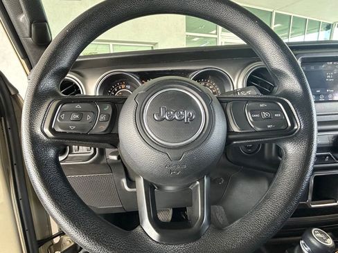 Used 2022 Jeep Gladiator Sport image 24