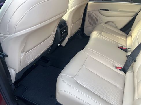 New 2025 Jeep Grand Cherokee Limited w/ Luxury Tech Group II image 22