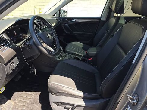 Used 2022 Volkswagen Tiguan SE AWD/4WD image 6