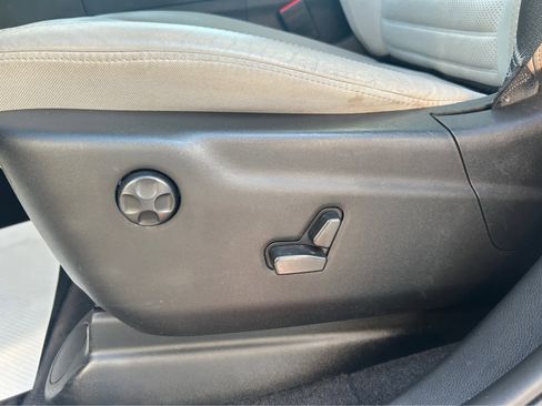 Used 2018 Jeep Grand Cherokee Limited image 11