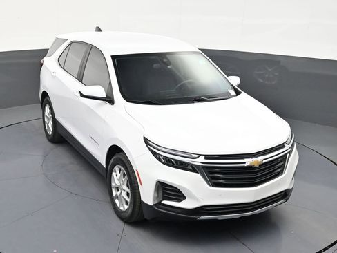 Used 2024 Chevrolet Equinox LT FWD image 18