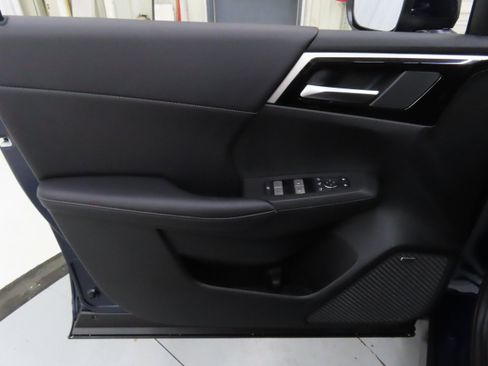 New 2025 Mitsubishi Outlander SE image 9