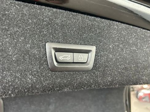 Used 2019 BMW 330i Sedan w/ Convenience Package image 37