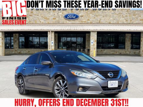 Used 2016 Nissan Altima 2.5 SV image 1