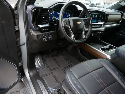 Certified 2024 Chevrolet Silverado 3500 High Country w/ High Country Premium Package image 16