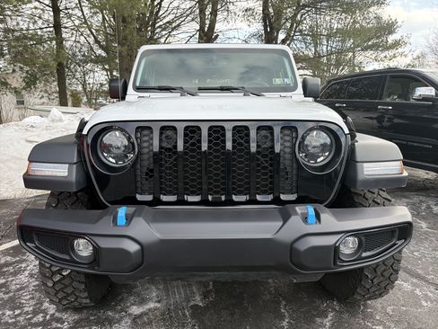 Used 2023 Jeep Wrangler Unlimited w/ Sun & Screen Package AWD/4WD image 2