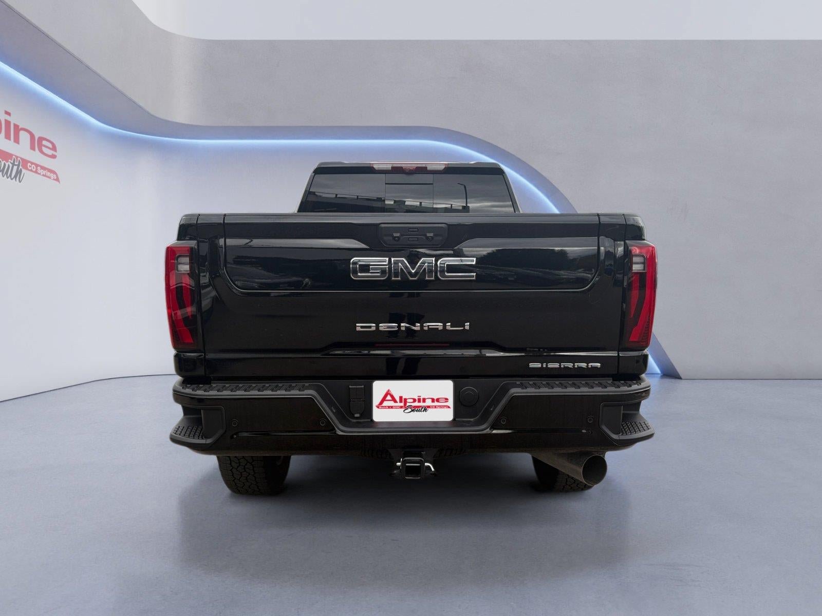 Used 2026 GMC Sierra 2500 Denali Ultimate w/ LPO, Black Badging Package AWD/4WD image 4
