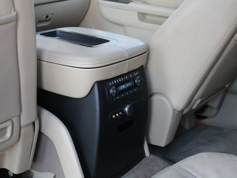 Used 2013 Cadillac Escalade Premium AWD/4WD image 21