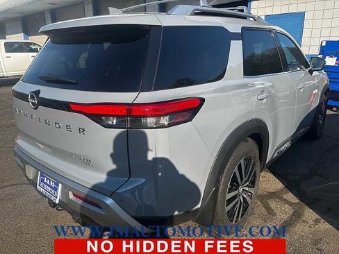 Used 2023 Nissan Pathfinder Platinum AWD/4WD image 4