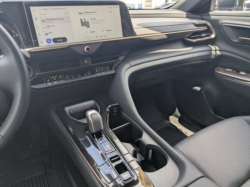 Used 2025 Toyota Crown Signia AWD/4WD image 24