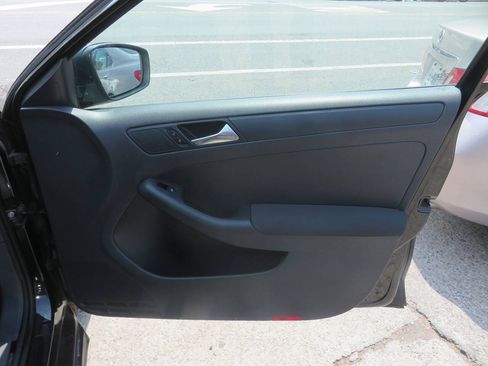 Used 2011 Volkswagen Jetta S FWD image 26
