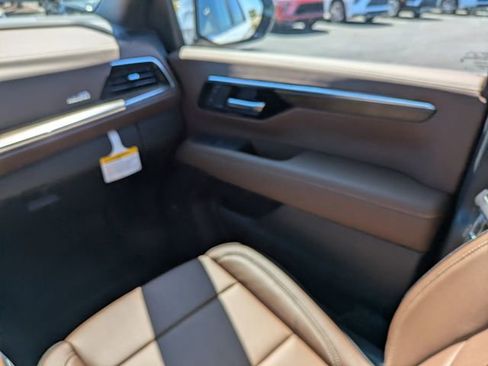 New 2026 Chevrolet Suburban High Country AWD/4WD image 22