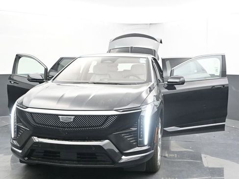 New 2025 Cadillac Optiq Luxury 1 w/ LPO, Floor Liner Package image 48