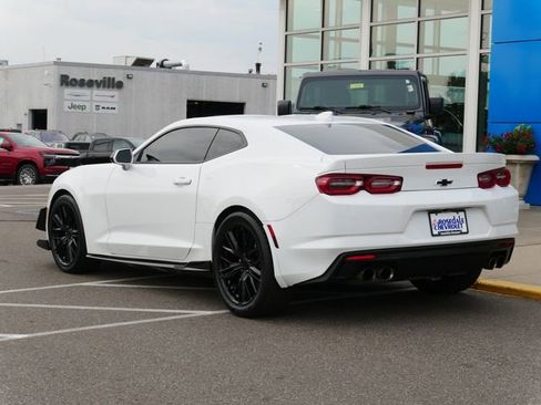 Used 2023 Chevrolet Camaro LT w/ Technology Package image 5