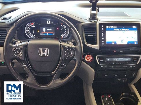Used 2018 Honda Pilot Touring image 36