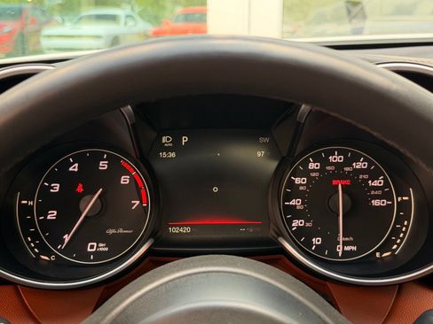 Used 2017 Alfa Romeo Giulia Ti RWD image 39