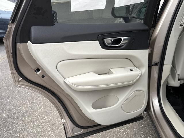 Certified 2026 Volvo XC60 B5 Ultra AWD/4WD image 20