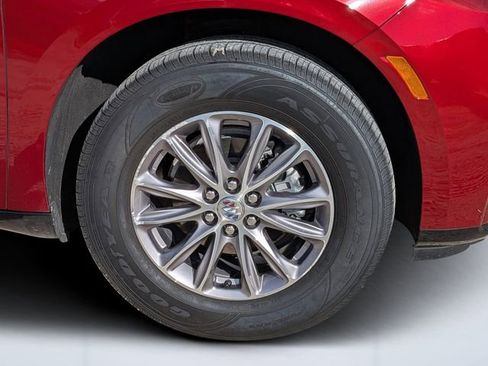 Used 2023 Buick Enclave Essence image 9