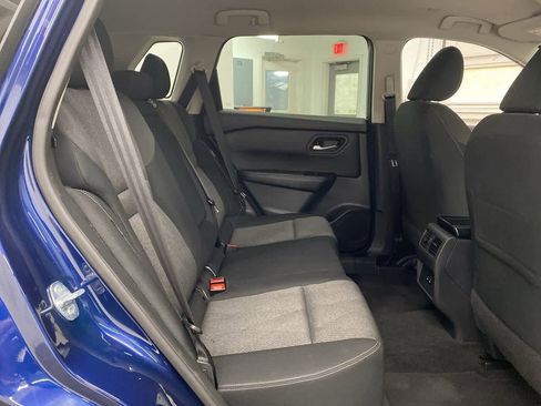 Used 2024 Nissan Rogue SV image 17
