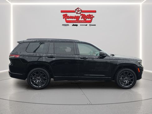 Used 2025 Jeep Grand Cherokee L Summit AWD/4WD image 6