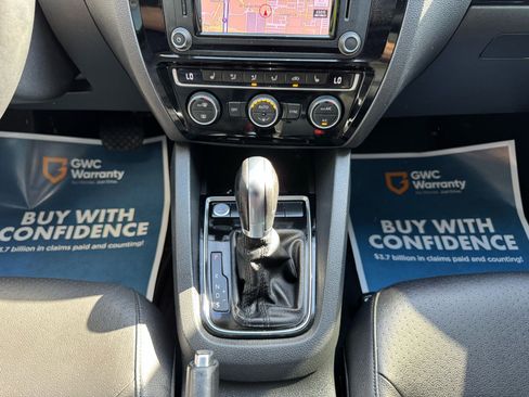 Used 2017 Volkswagen Jetta SEL image 27