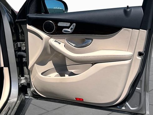 Used 2022 Mercedes-Benz GLC 300 image 23